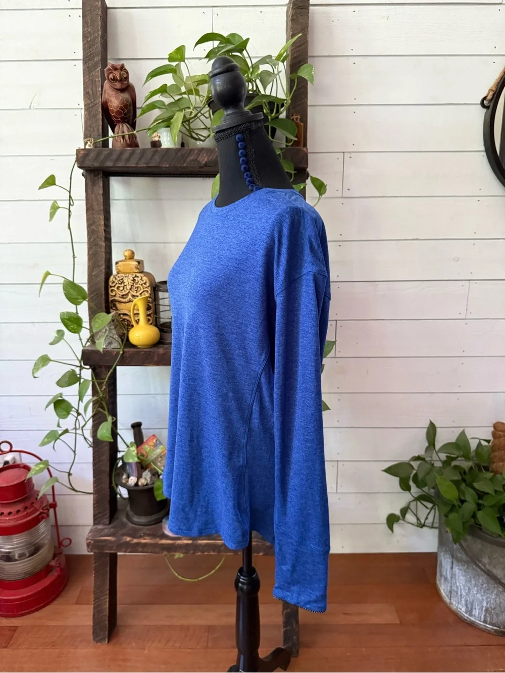 Avia: Classic Long-Sleeve Athletic Crewneck Top - Blue with Thumb Holes